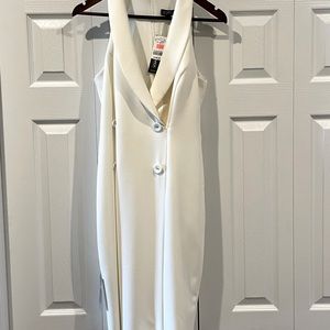 Woman’s Le chateau double breasted never worn